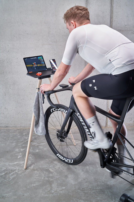 Indoor Bike Tablet Table inkl. Smartphonehalter und Holzbeine, 3D-Druck Technologie, Perfekt für Zwift, Fahrradfan Geschenk