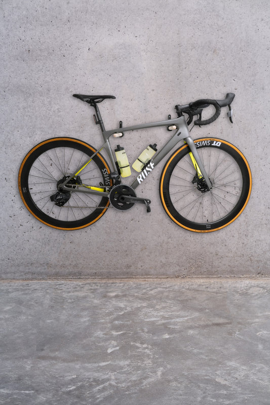 Bike Wall Mount, Minimalistischer Wandhalter für Rennräder | 3D-gedruckter Fahrradhalter für Pain Cave & Wohnzimmer | Bike Wall Mount