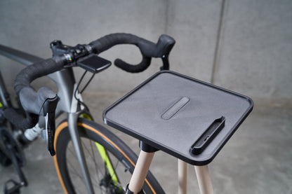 Indoor Trainer Tray inkl. Holzbeine, 3D-Druck Technologie, Perfekt für Zwift, Fahrradfan Geschenk
